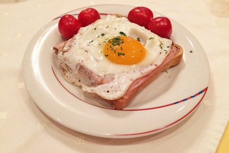 Toast mit Spiegelei