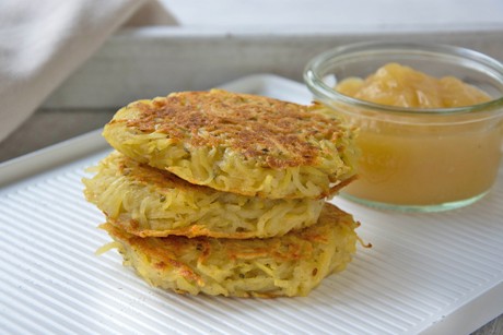 Kartoffelpuffer mit Apfelmus