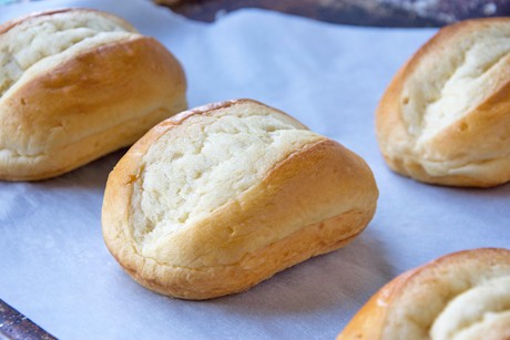Topfenbrötchen mit Rosinen