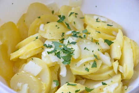 Wiener Erdäpfelsalat