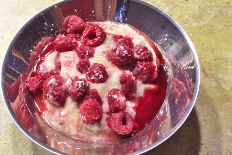 Himbeeren mit Topfencreme