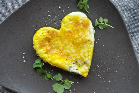 Eierspeise mit Tomaten und Käse
