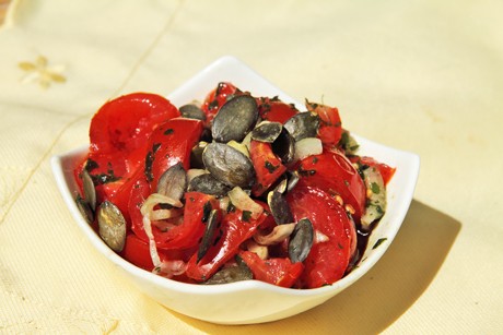 Steirischer Tomatensalat
