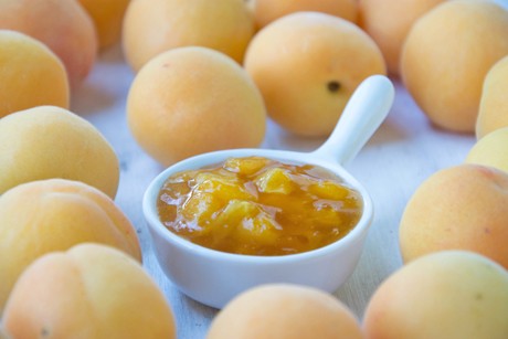Marillenmarmelade mit Schuss