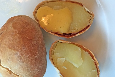 Heurige Erdäpfel im Teigmantel