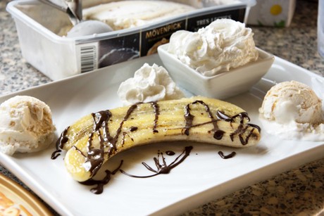 Gebratene Bananen mit Eis