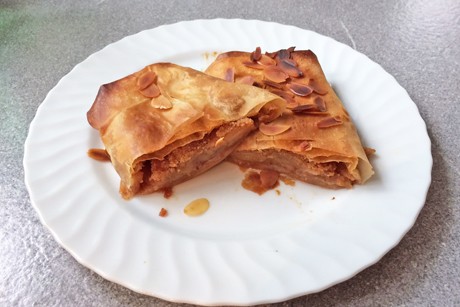 Apfelstrudel mit Mandeln