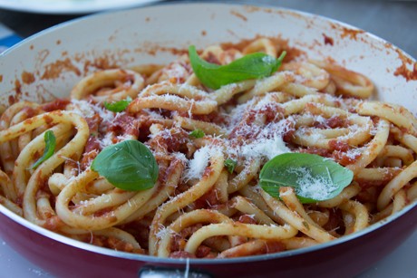 Makkaroni mit Tomatensauce