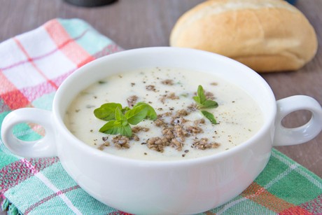 Käsesuppe mit Faschiertem