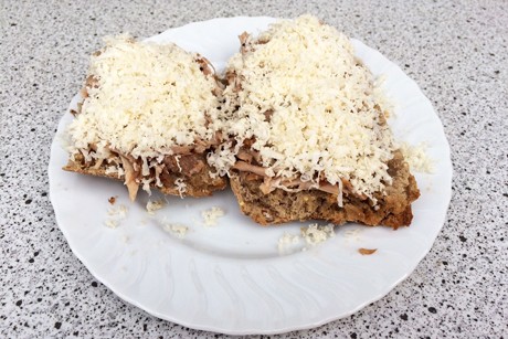 Schweinsbratenbrot mit Kren