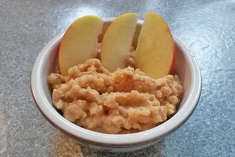 Zimtmilchreis mit Apfel