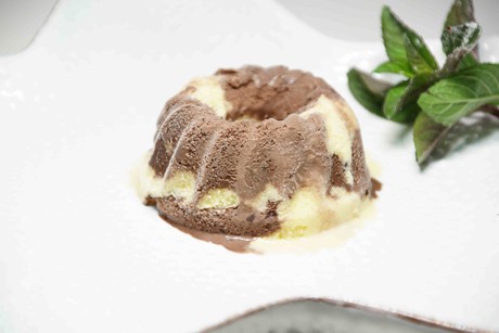 Marmorguglhupf mit Mövenpickeis