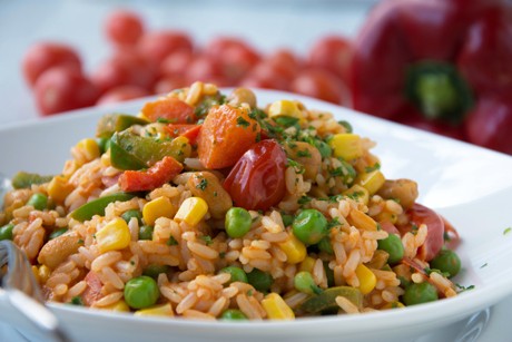 Reissalat mit Curry-Kokos-Dressing
