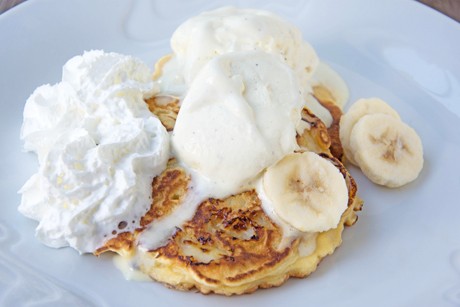 Bananenküchlein mit Eis