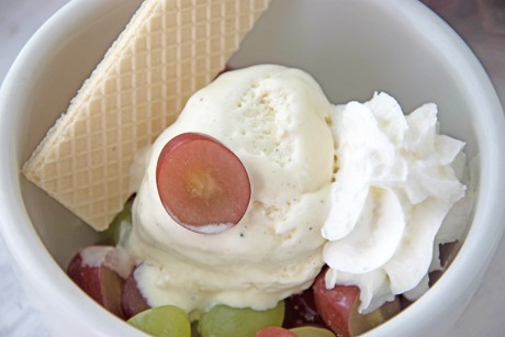 Trauben-Eis-Becher