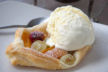 Obstschifferl mit Mövenpick Eis