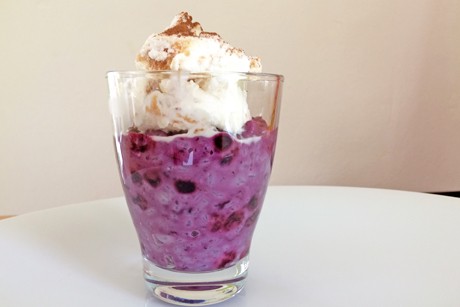 Heidelbeer-Reis mit Eis