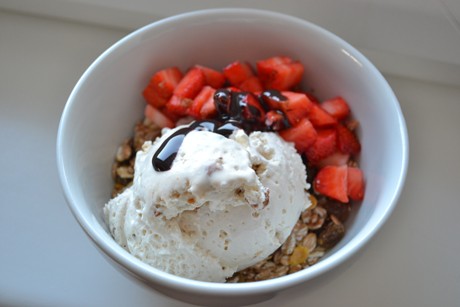 Crunchy Eis mit Mövenpick Maple Walnut
