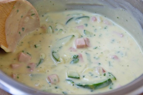 Zucchinigemüse mit Käse