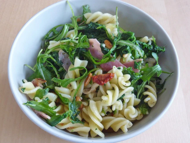 Warmer Nudelsalat