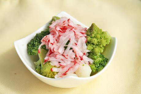 Dreierlei-Röschen-Salat mit Radieschendressing