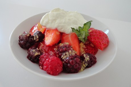 Beerensalat mit Ingwer