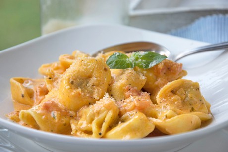 Tortellini mit Knoblauchsauce