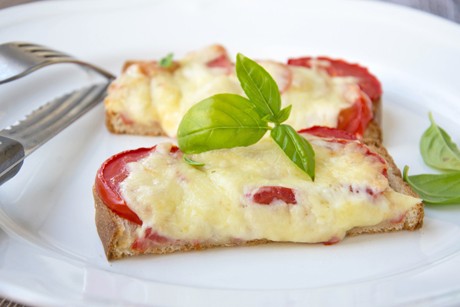 Überbackene Tomatenbrötchen