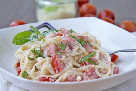Spaghetti mit Basilikum-Carbonara
