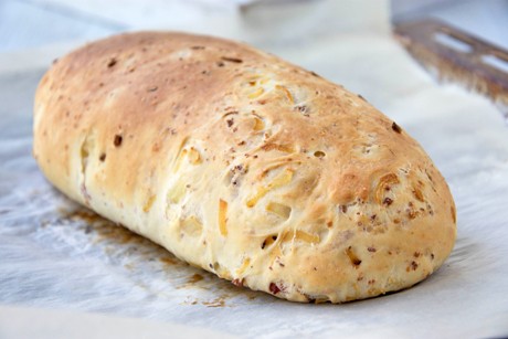 Schinken-Zwiebel Brot