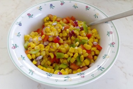 Bunter Paprika-Mais-Salat