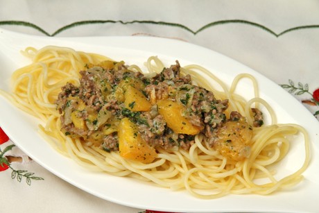 Spaghetti mit Gorgonzola - Nektarinensauce