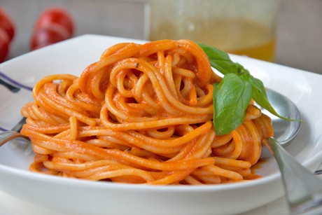 Spaghetti mit Honig-Tomatensauce