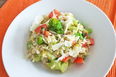 Brokkolirisotto mit Tomaten
