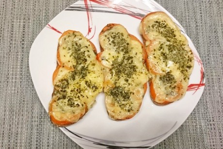 Gebackene Käsebrötchen