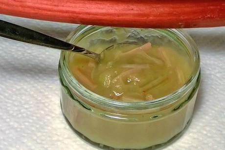 Rhabarberkompott mit Wein