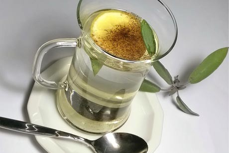 Salbeitee mit Vanille