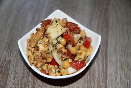 Kichererbsensalat mit Tomate und Mozzarella
