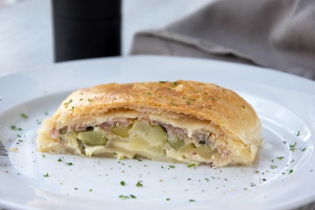 Zucchinistrudel mit Käse