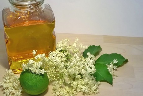 Hollerblüten - Limetten - Sirup