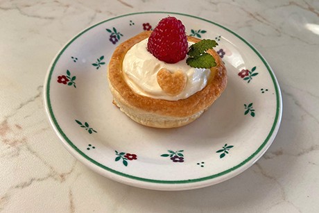 Blätterteig-Krapfen mit Vanillecreme