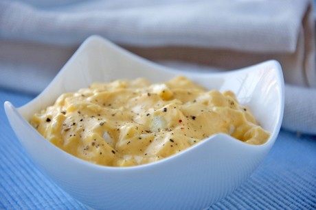 Curry-Ei-Dip