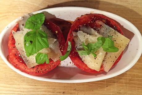 Ofentomaten mit Balsamicoreduktion und Parmesan