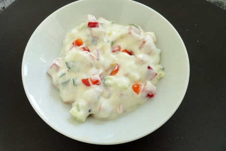 Paprikasalat mit Joghurt-Rahmdressing