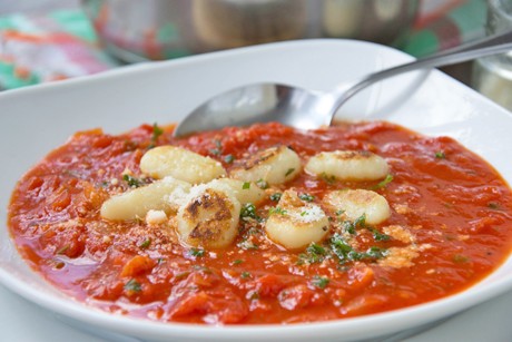 Tomatensuppe mit Gnocchi