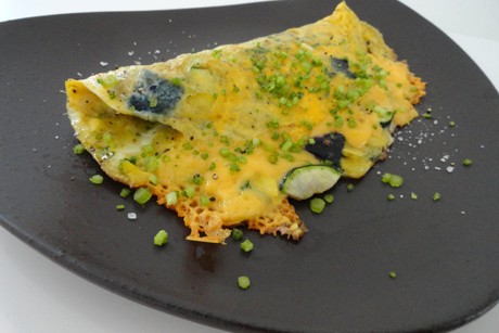 Buntes Omelette mit Schinken & Käse