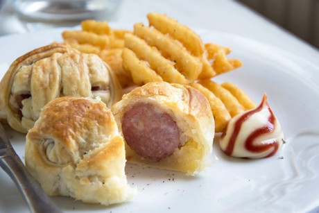 Gestreifter Kastenkuchen