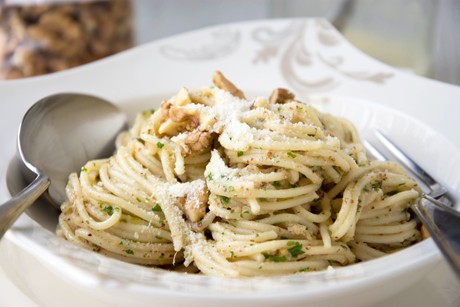 Spaghetti mit Walnuss-Pesto
