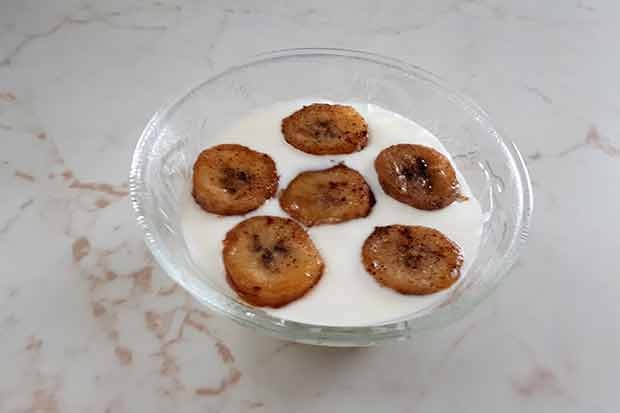 Joghurt mit gebratenen Zimt - Bananen