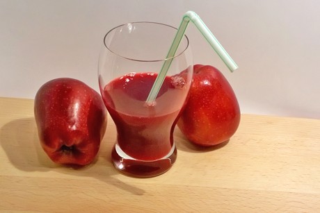 Apfel Hollerbeeren Saft
